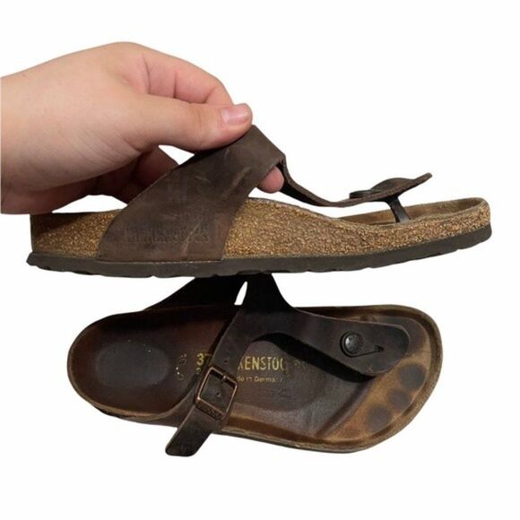 Birkenstock Gizeh Leather T-Strap Sandals - Picture 6 of 7